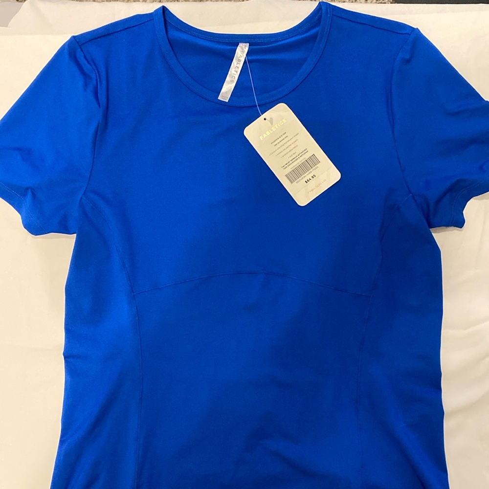 Fabletics Hidden Pocket Top NWT
